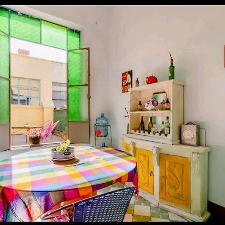 1 Guadalajara Corazon Del Centro Historico Hospedate En Una Casa Antigua En Una Habitacion Sencilla Con Areas Comunes Y Banos Compartidas Екстериор снимка