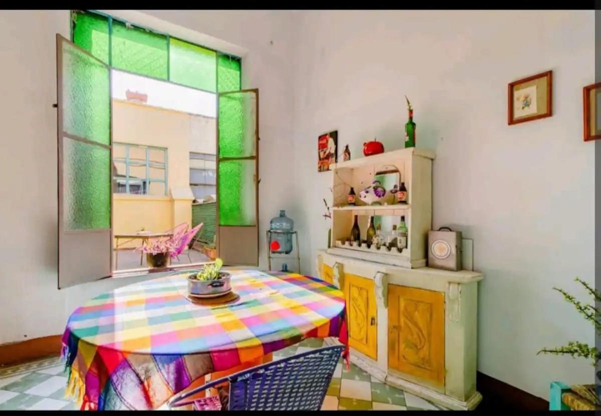 1 Guadalajara Corazon Del Centro Historico Hospedate En Una Casa Antigua En Una Habitacion Sencilla Con Areas Comunes Y Banos Compartidas Екстериор снимка